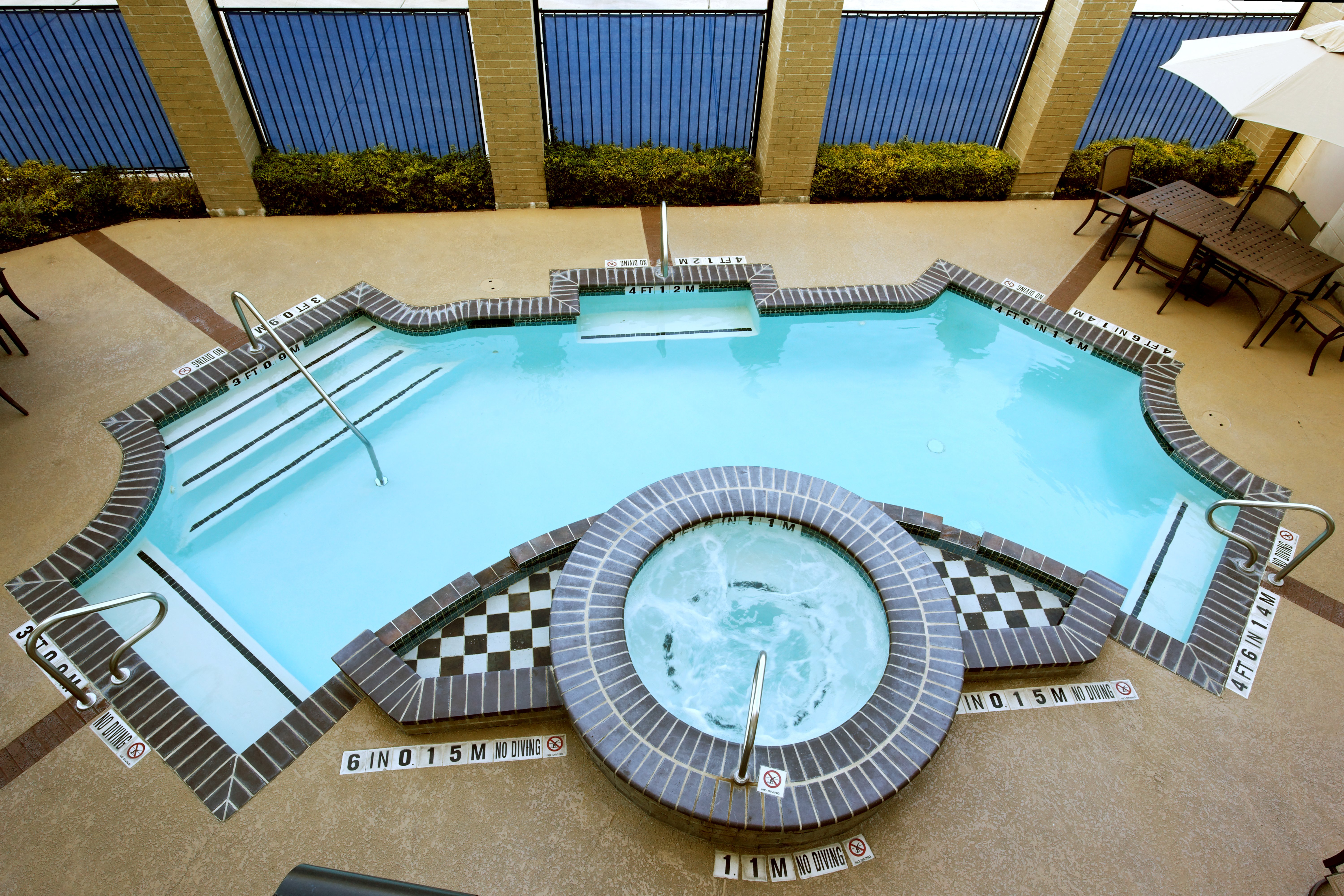 Holiday Inn Express & Suites San Antonio Rivercenter Area, an IHG Hotel 21/50