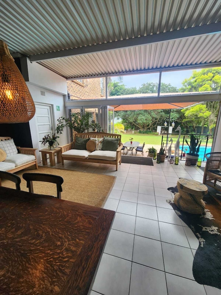 Hillton Manor Guest House 2/50