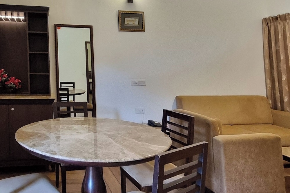HOTEL LABH GARH PALACE 32/55