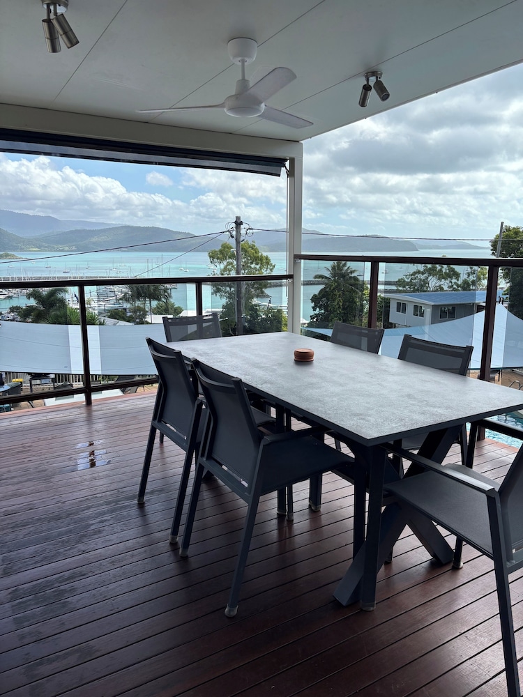 Airlie Apartments 40/78