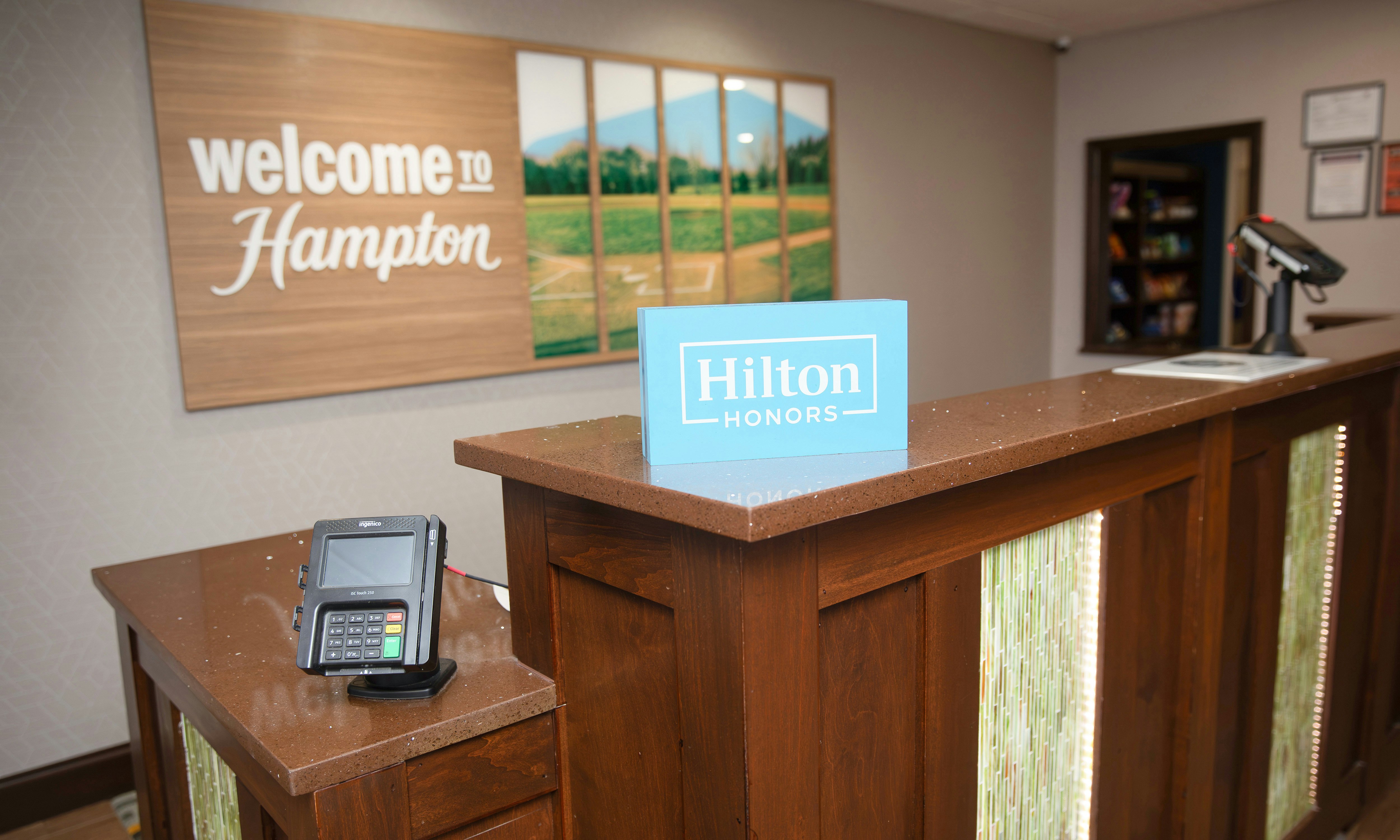 Hampton Inn & Suites Williamsport-Faxon Exit 8/45