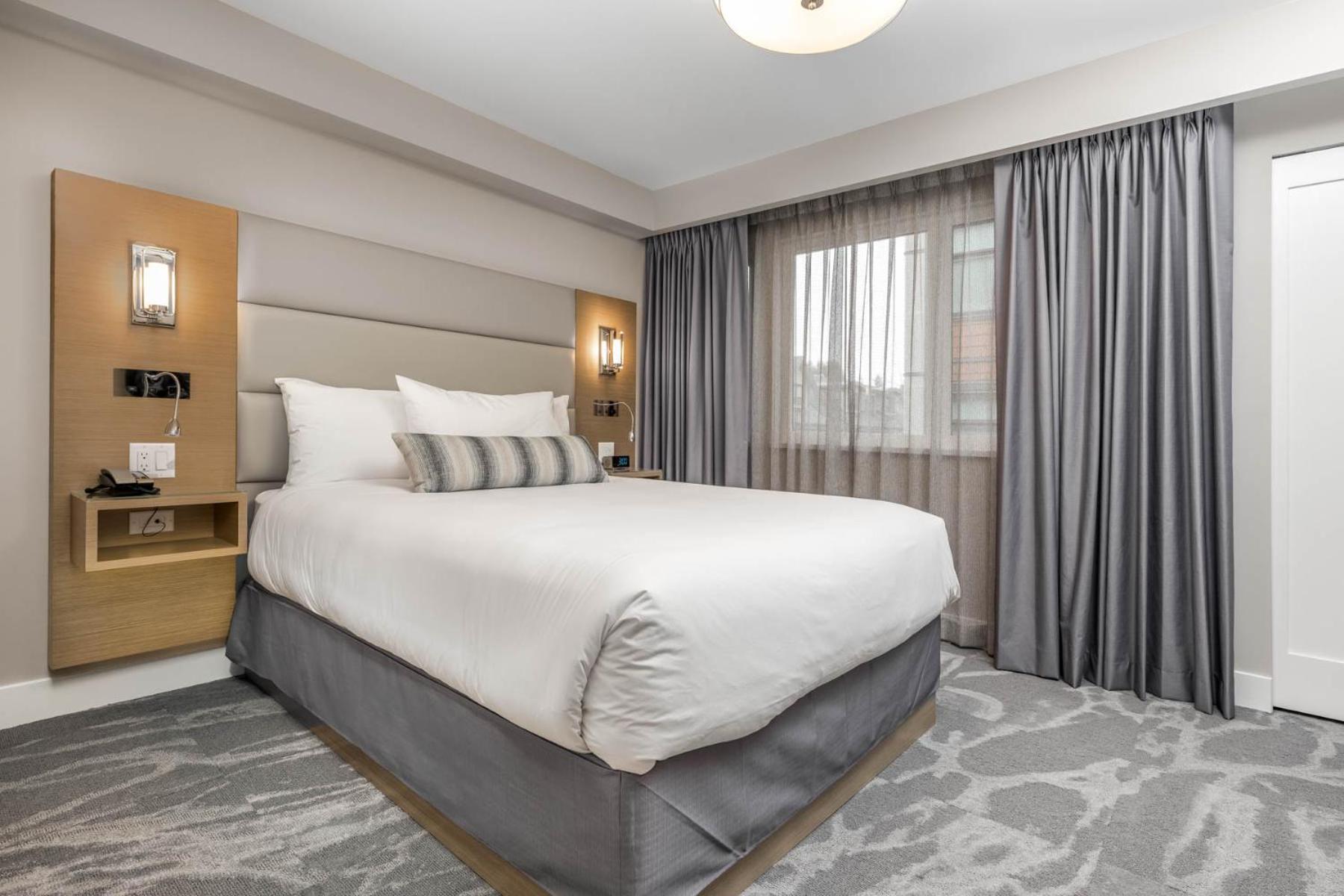 Coast, Suite, Queen Bed