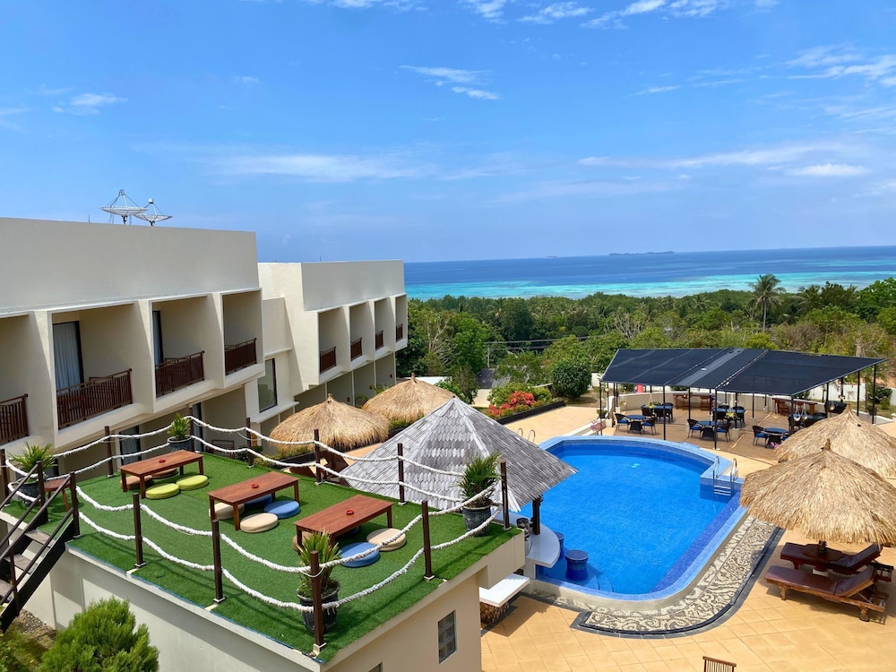 The Happinezz Hills Hotel Karimunjawa 32/36
