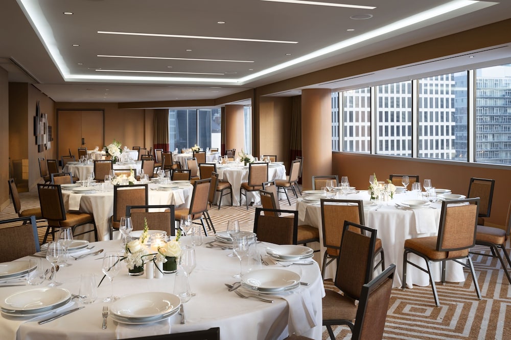 Residence Inn Chicago Downtown Magnificent Mile 30/50