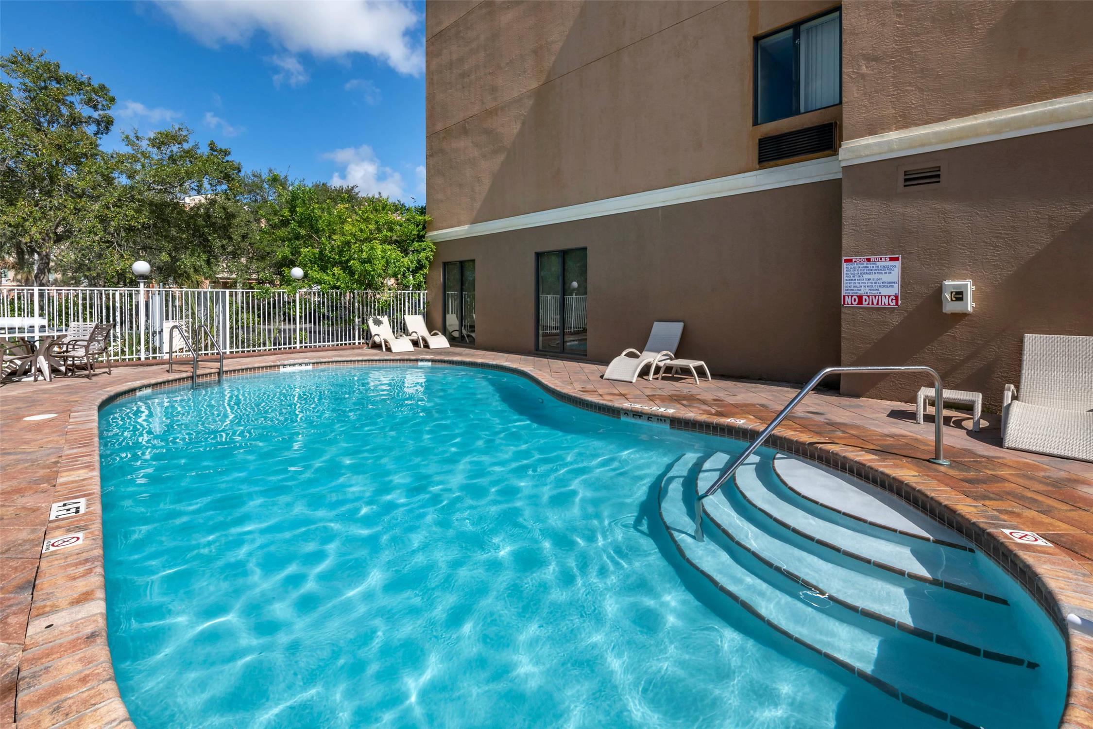 Comfort Suites Fort Pierce I-95, FL 27/27
