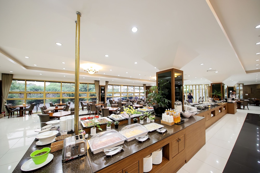 Shin Shin Hotel Jeju City 45/60