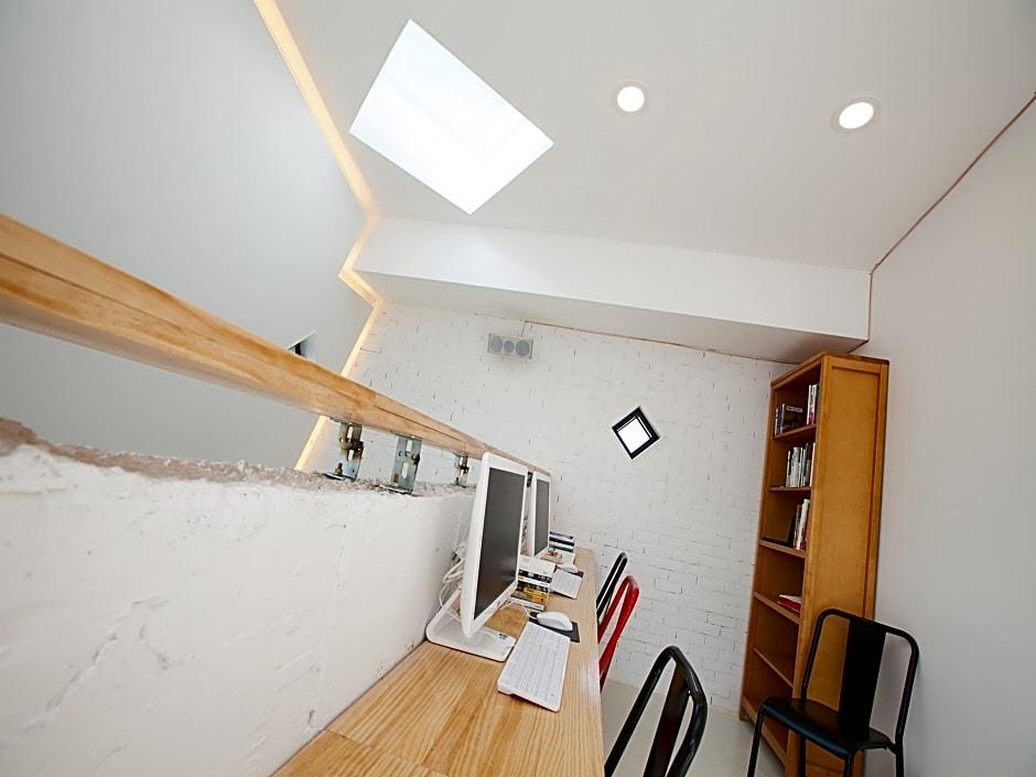 Mir Guesthouse Jeju Branch 33/49