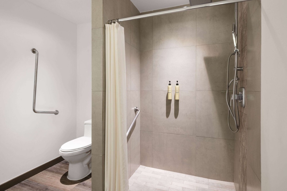 Wyndham Garden Guatemala City 50/50