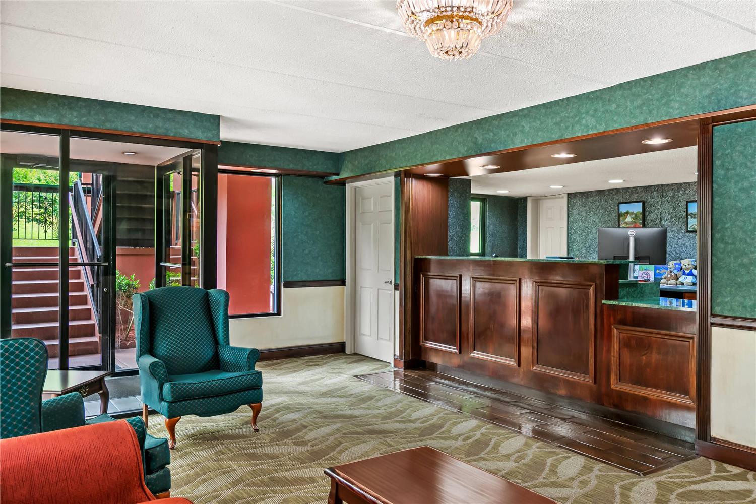 Econo Lodge Helen 2/8