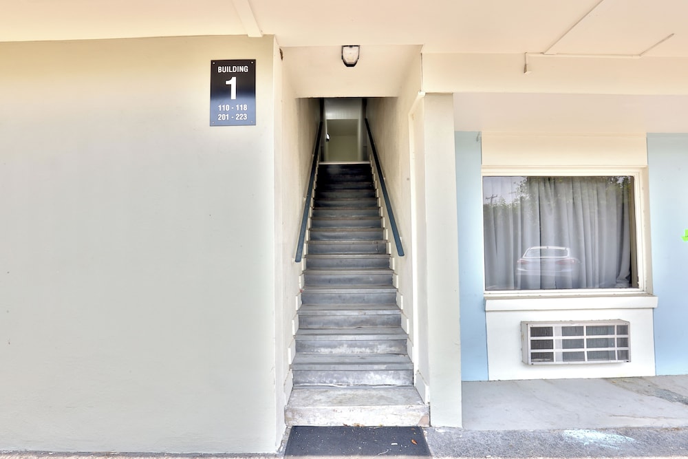 Americas Best Value Inn San Antonio Airport South 4/39