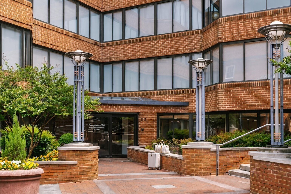 Sonder Georgetown C&O 4/55