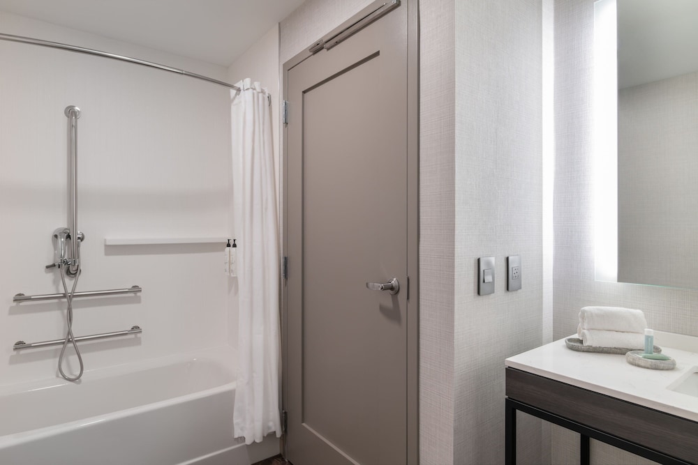 Residence Inn By Marriott Annapolis 41/42
