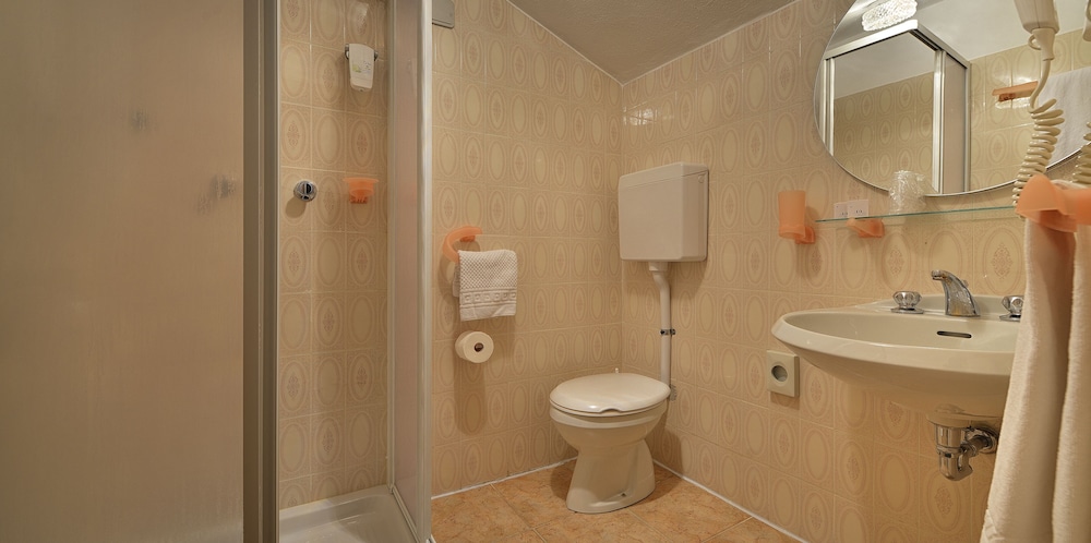 Hotel Loredana 9/65