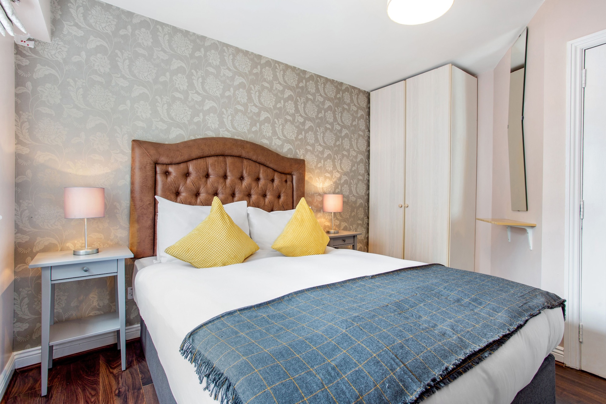 1 BEDROOM, APARTMENT
