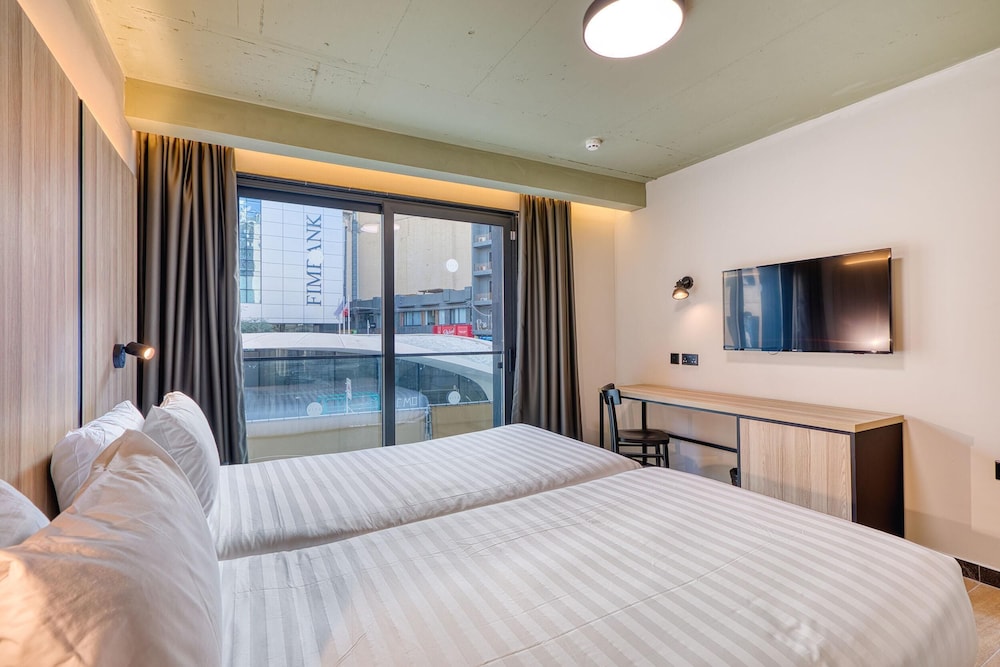 SUPERIOR, DOUBLE BED