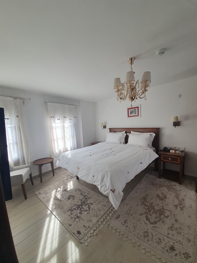 Monza House Otel 6/49