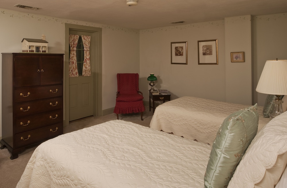 Fairville Inn 15/55