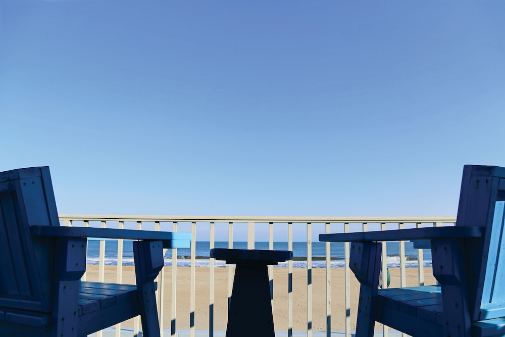Flagship Oceanfront 35/39