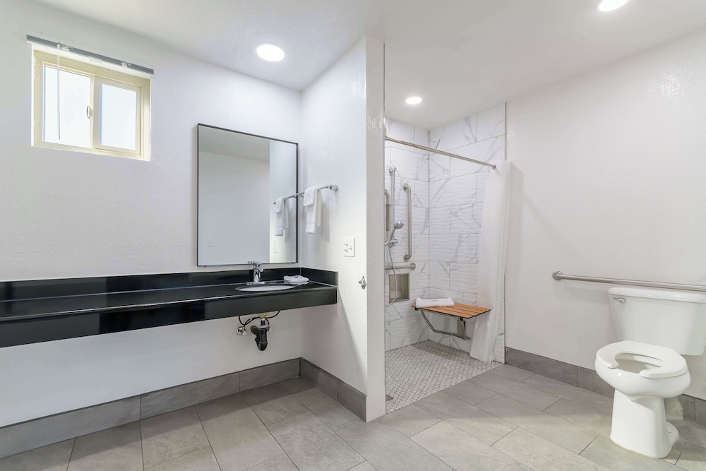 Motel6 Willows, CA 54/60
