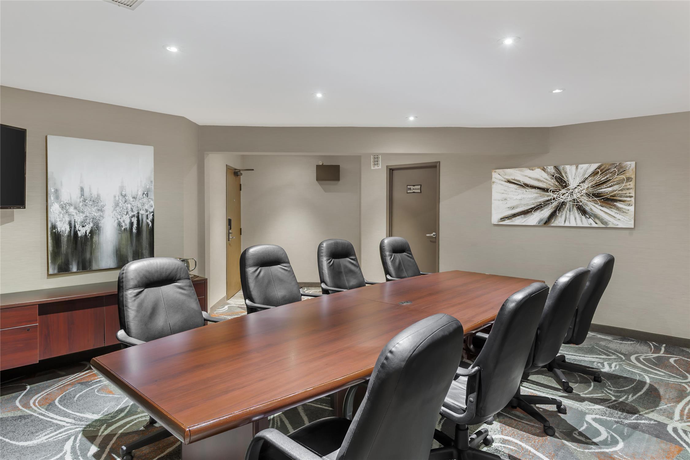 Best Western Plus Rose City Suites 26/35