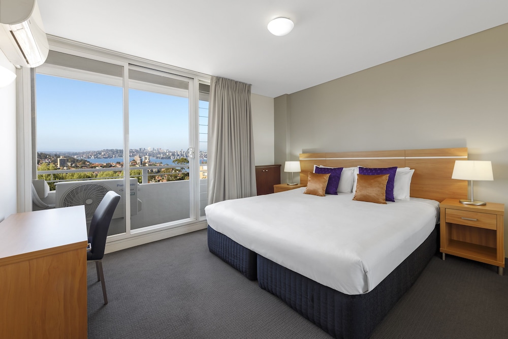 Park Regis Concierge Apartments 16/41