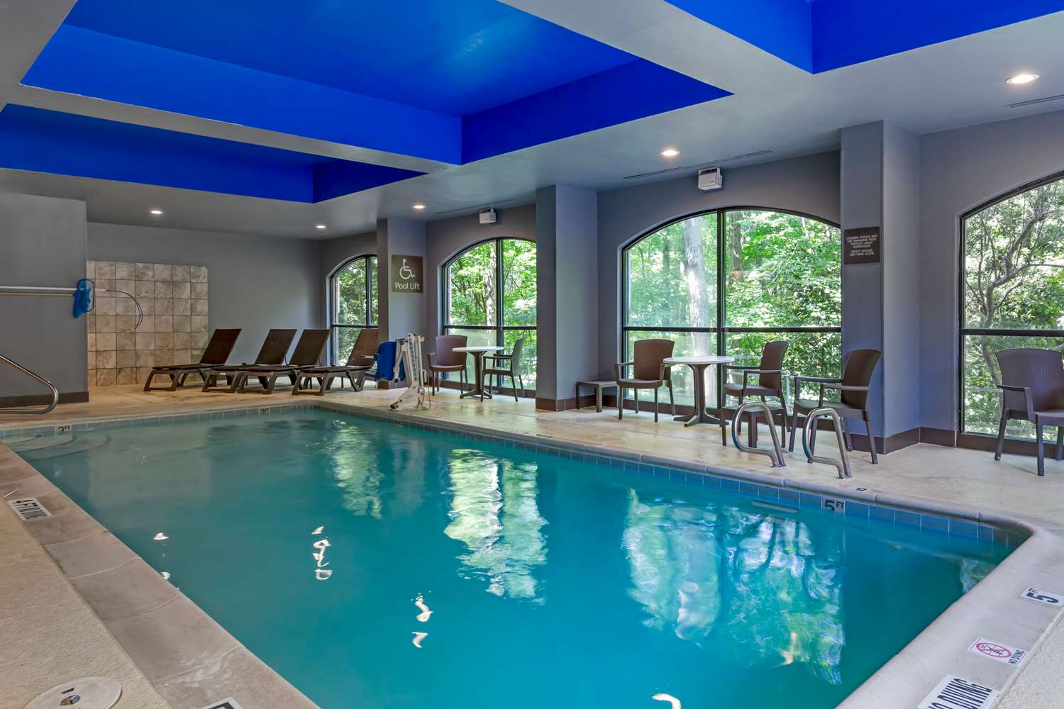 Comfort Suites Regency Park 19/34