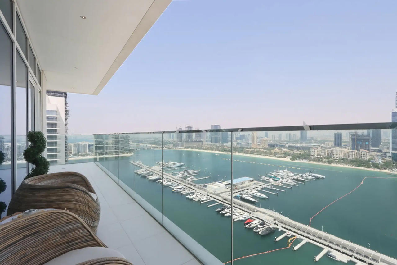 3BR with Marina Skyline View & Private Beach 10/26
