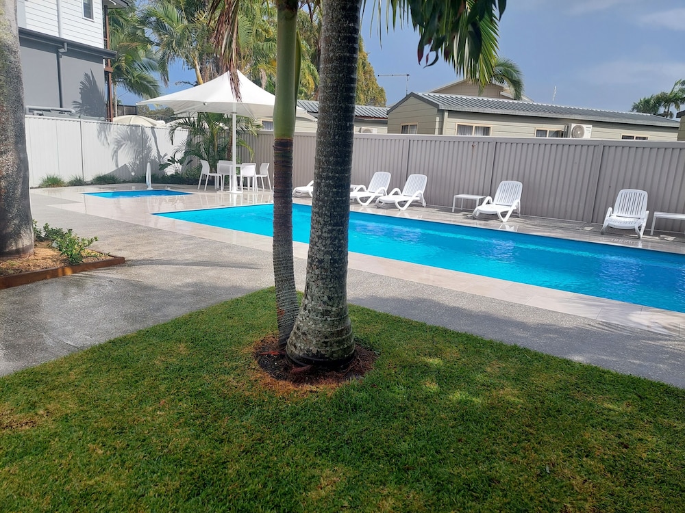 Moby Dick Waterfront Resort Motel 60/67