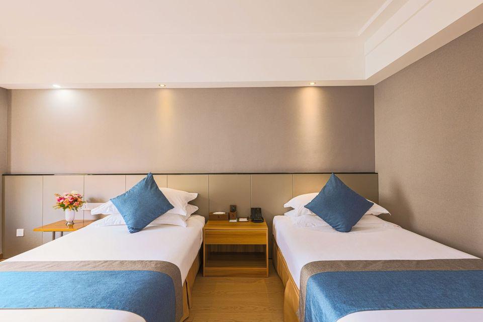 Special, Twin Beds