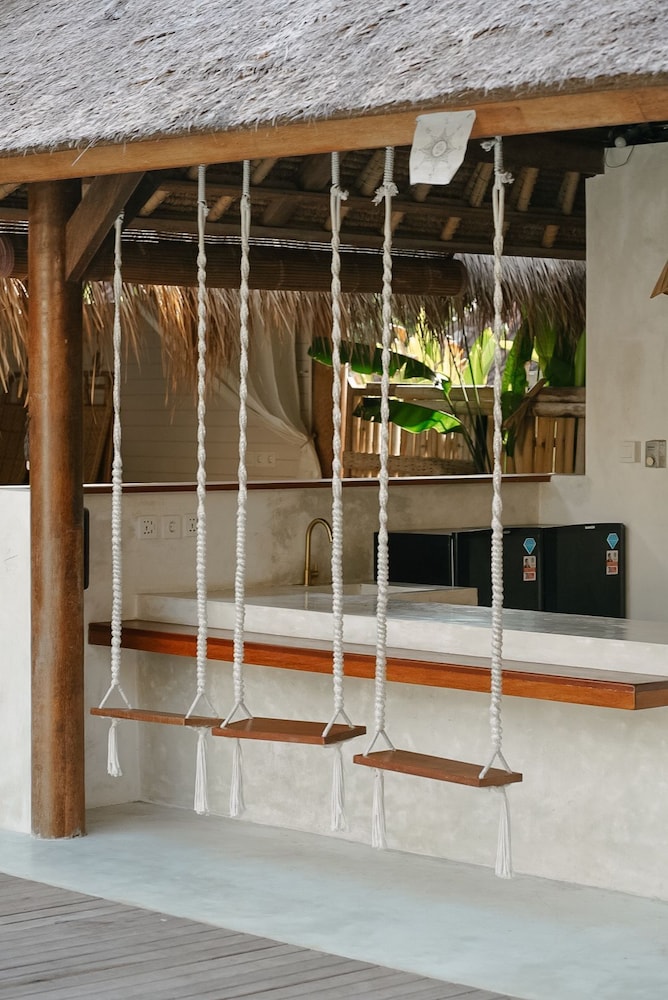Castaway Resort 1/48