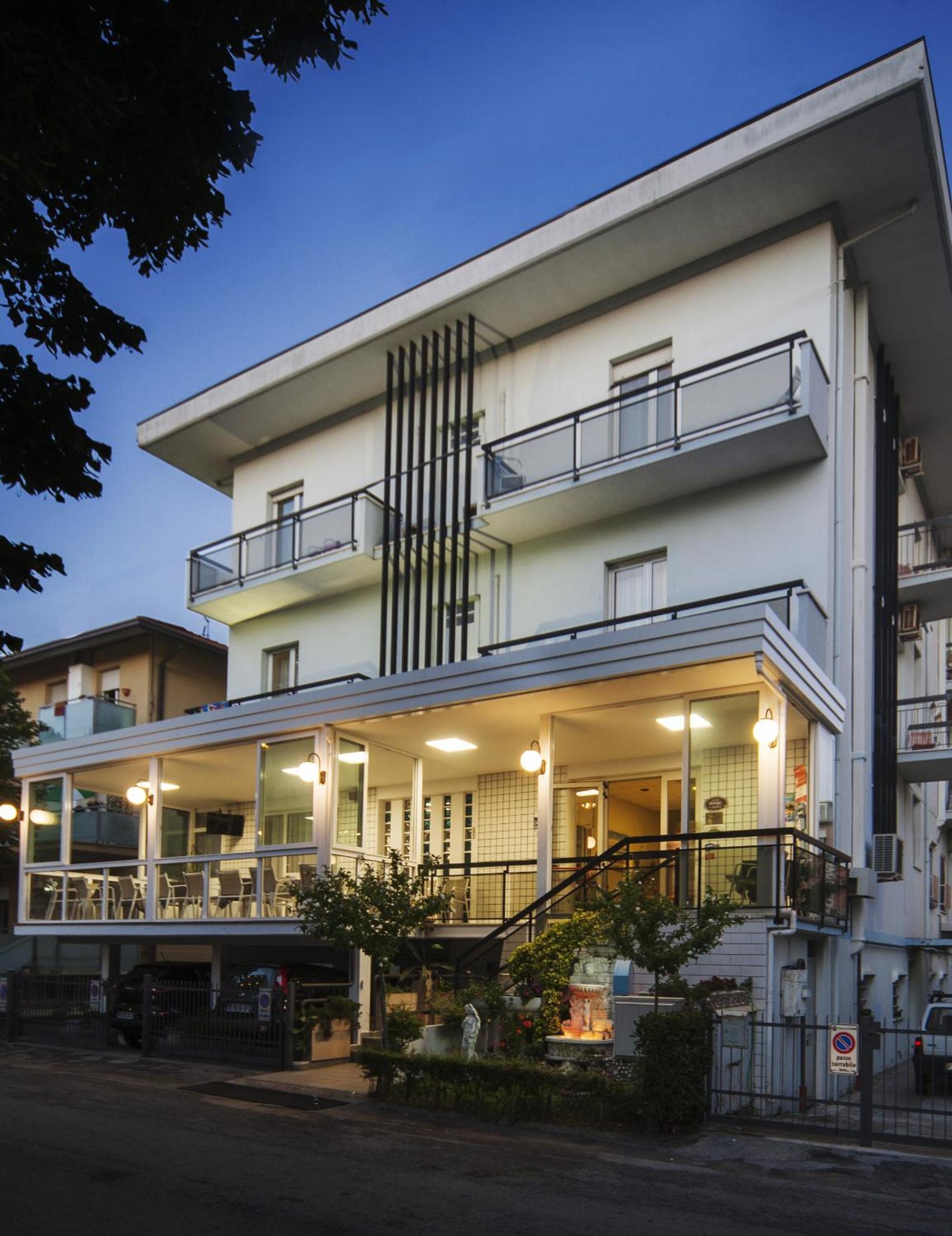 Hotel Latini 3/50