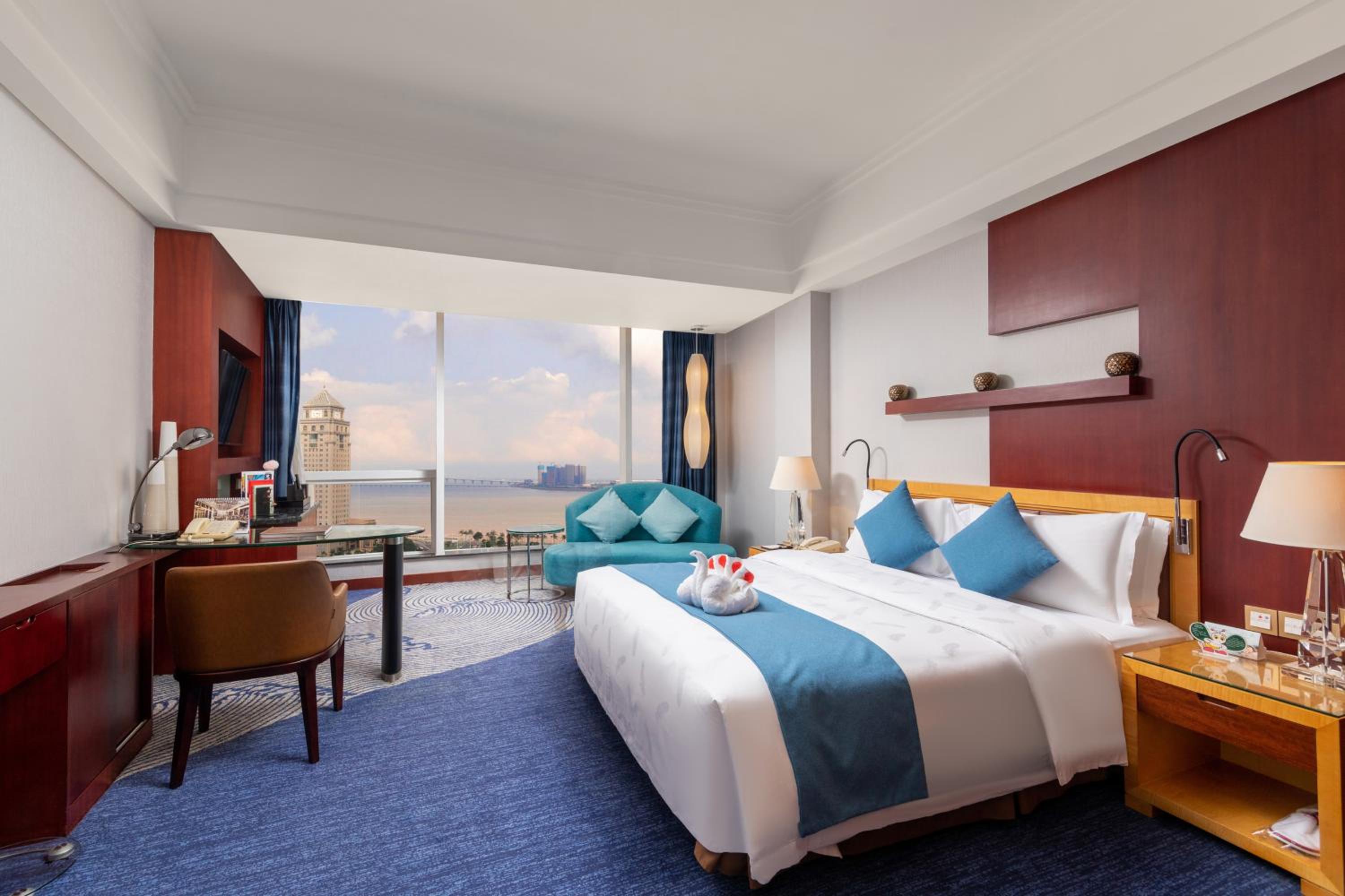 Macau, Superior, Queen Bed, Ocean View