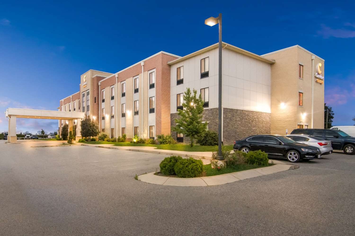 Comfort Suites Rensselaer Near Fair Oaks 40/42