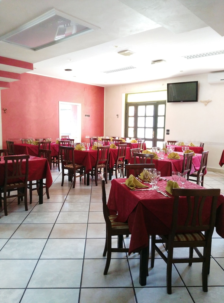 Hotel Ristorante La Mimosa 38/50