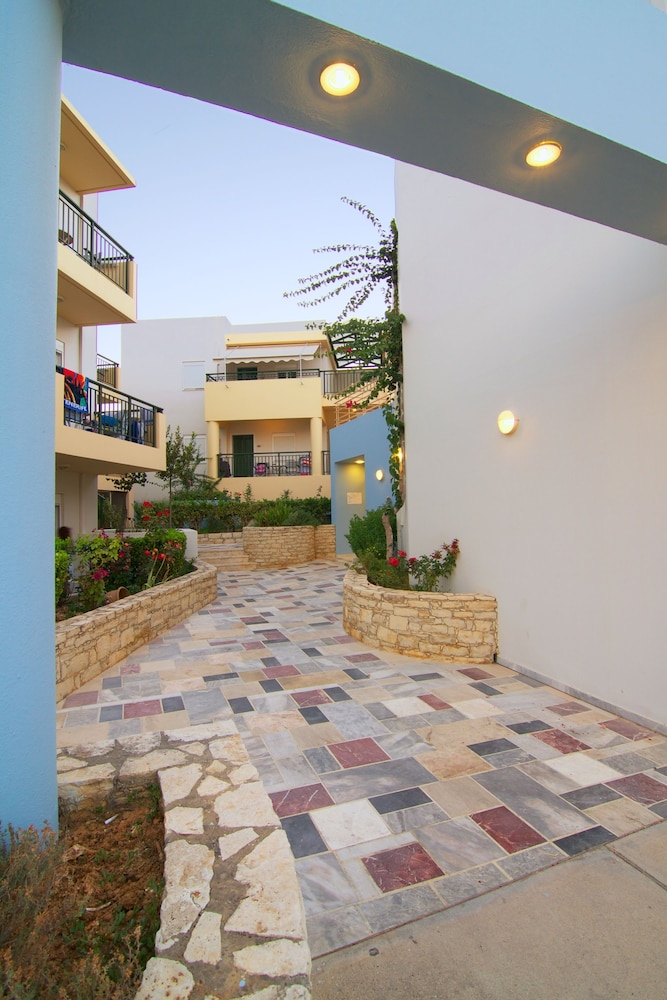 Radamanthys Apartments 29/42