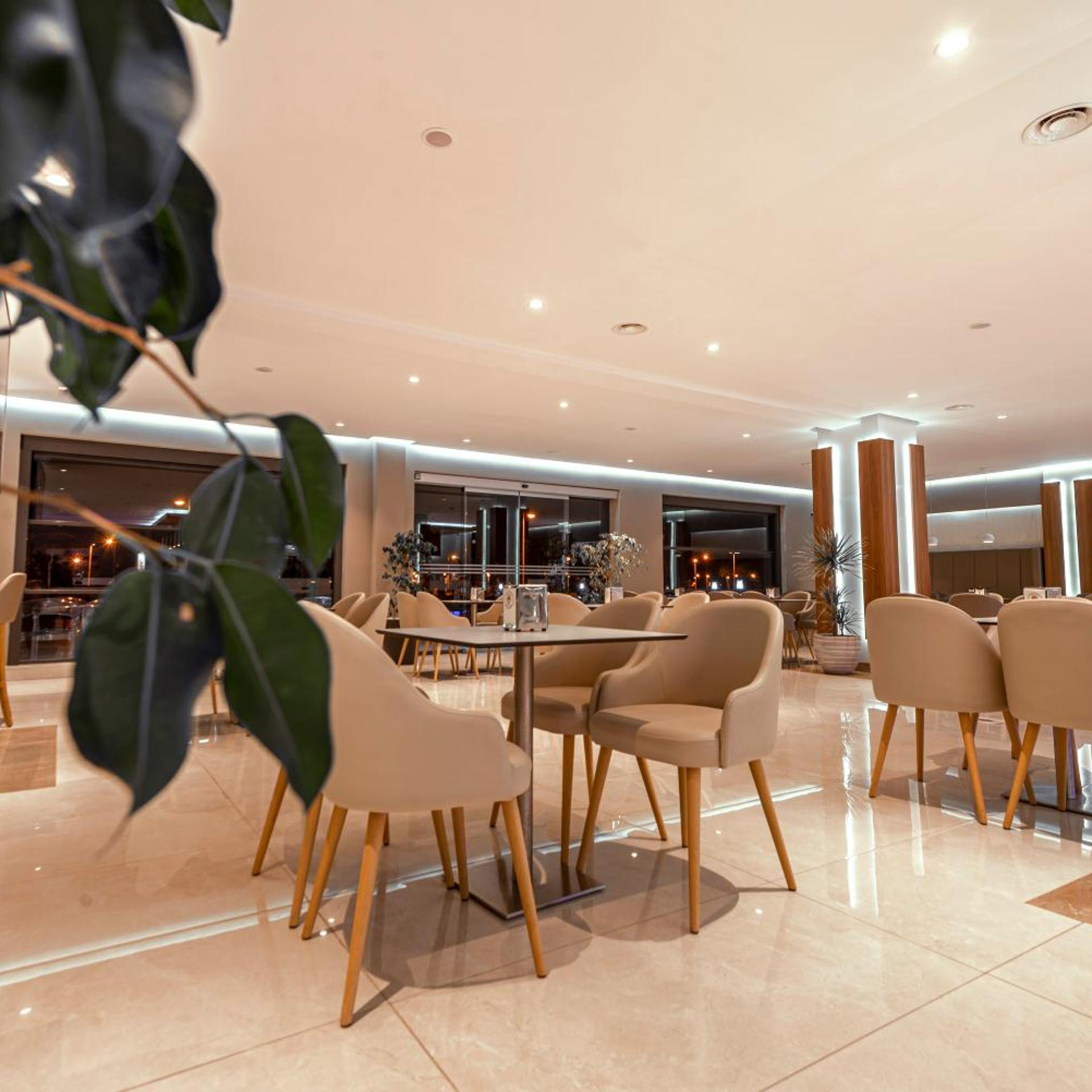 Omeya Suites Hotel 26/35