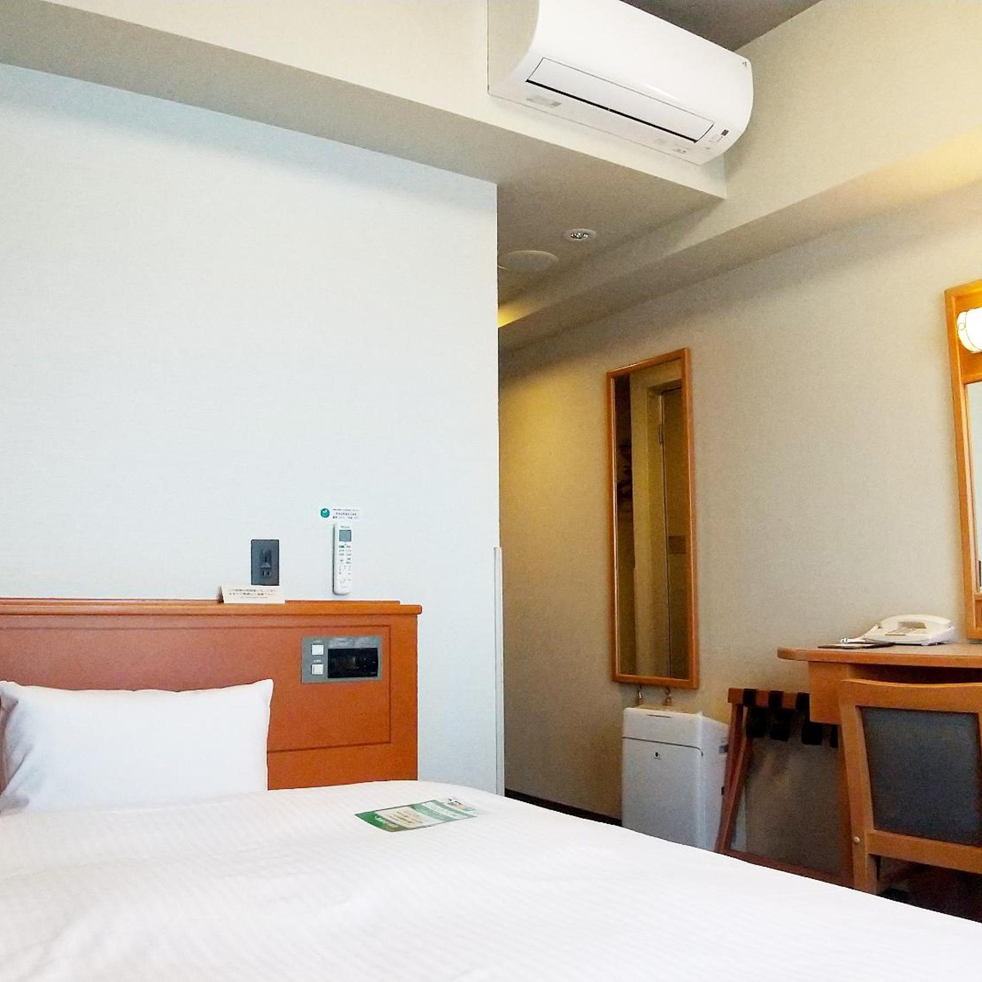 Room, Single, Light Housekeeping, Smoking