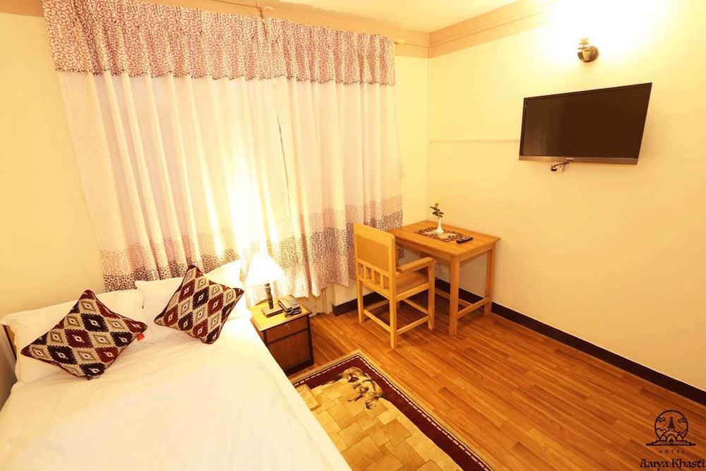 Hotel Aarya Khasti 10/33
