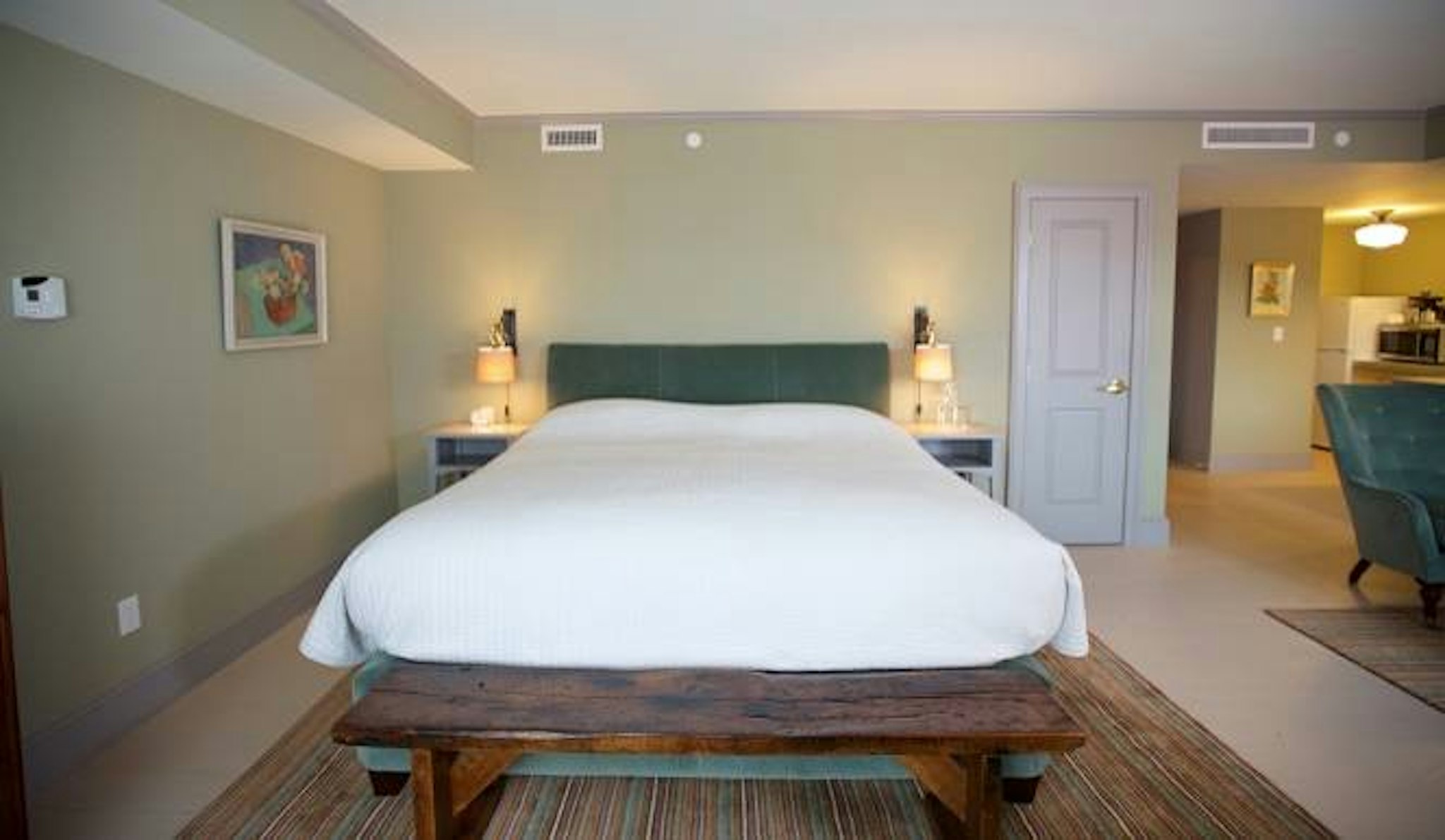 Hotel on North 12/62