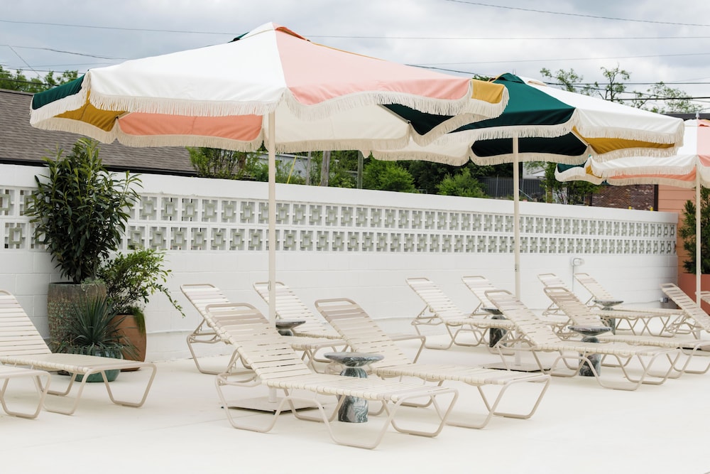 Salt Ranch Hotel 5/46