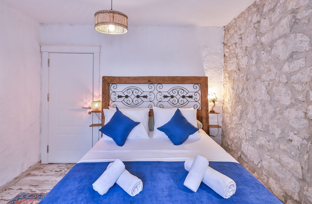Livan Hotel Deluxe 23/57