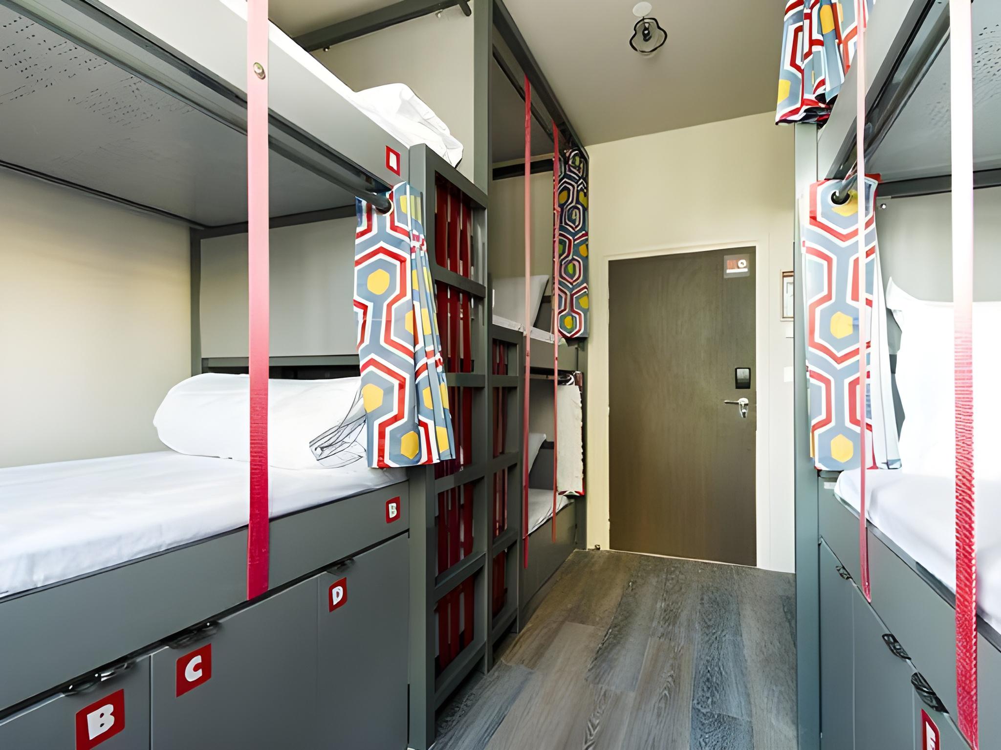 Female Dorm, Female Only, 6 Beds, Shared Bathroom
