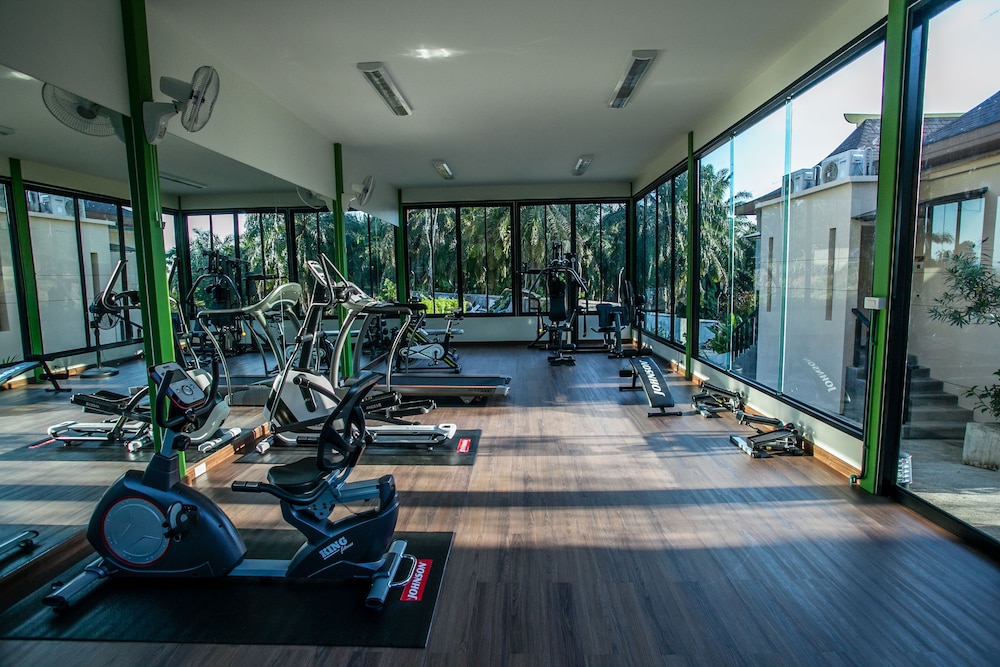 HULA HULA RESORT l truly tropical and fun wellness 63/90