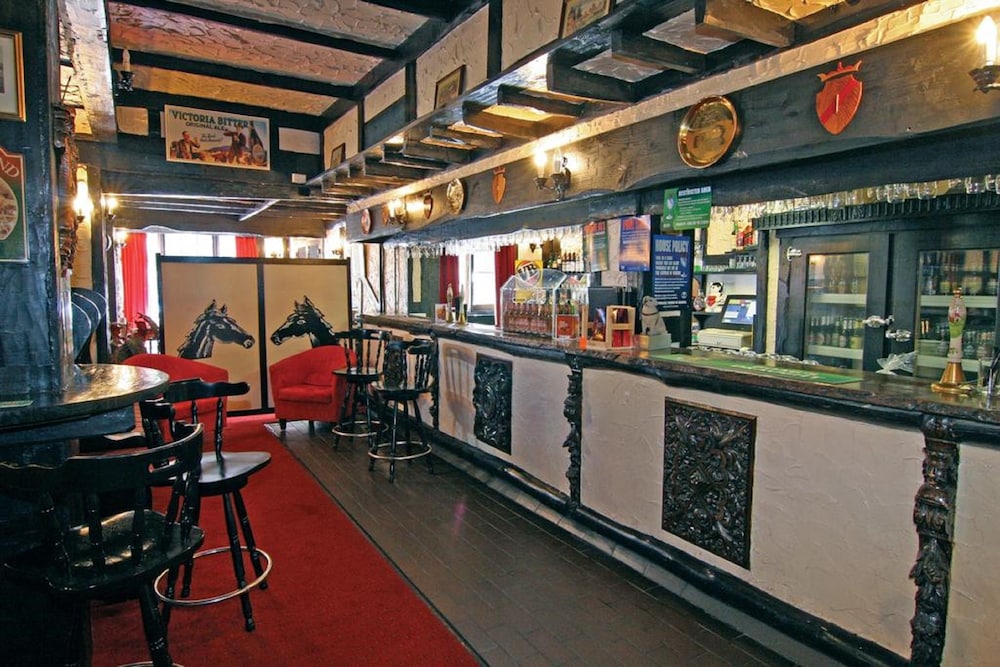 The Fox and Hounds Historic Hotel 38/61