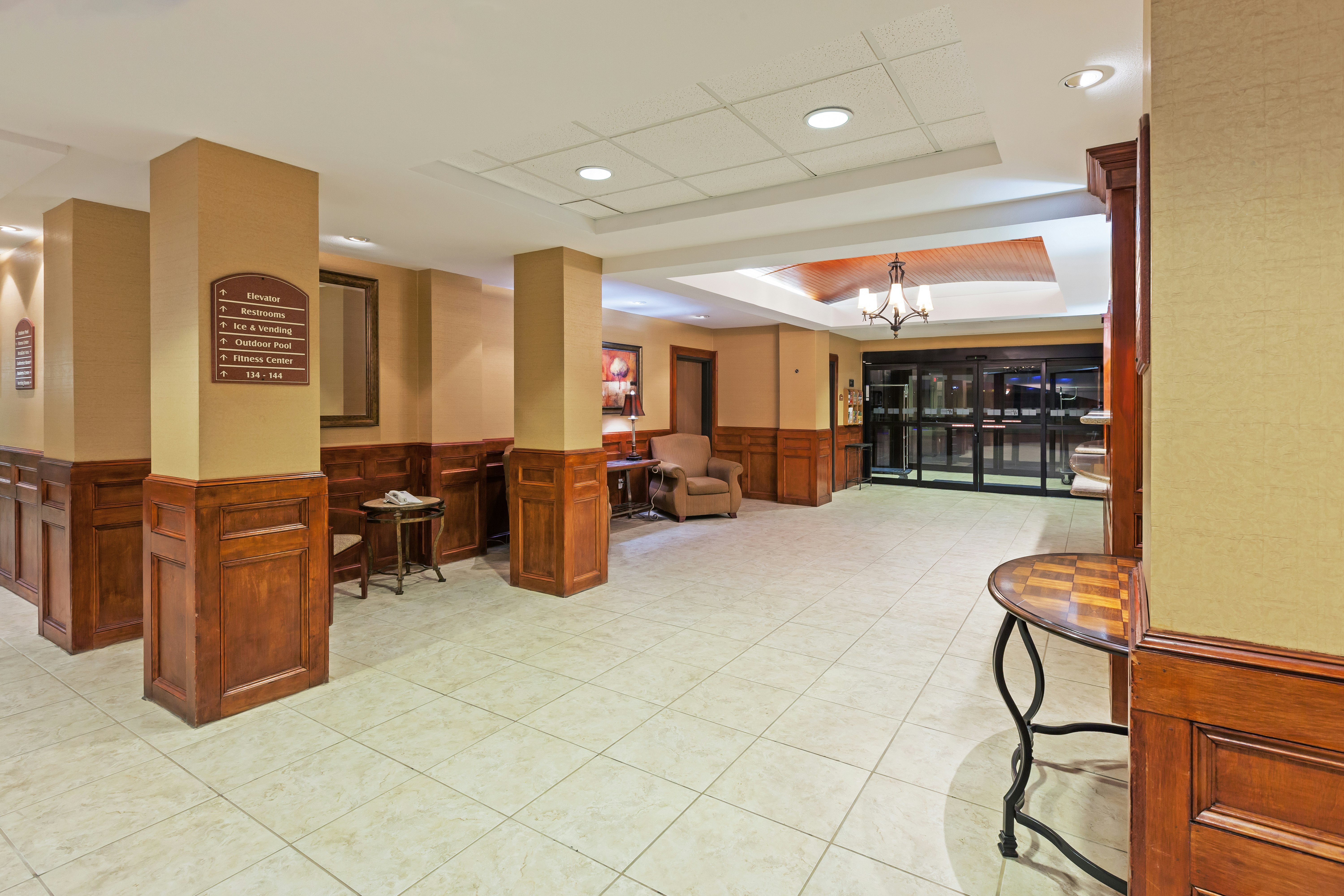 Holiday Inn Express Hotel And Suites Laredo Event Center Area 37/63