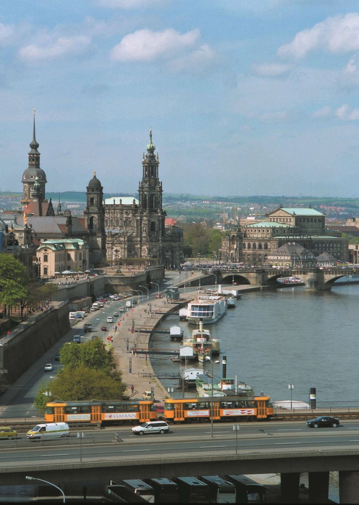 Hotel Am Terrassenufer 56/60