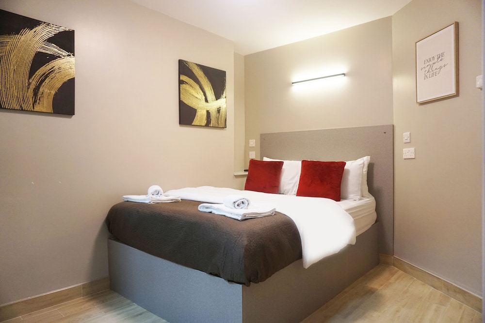 Paragraph Palmers Green - Tottenham Stadium 13/55