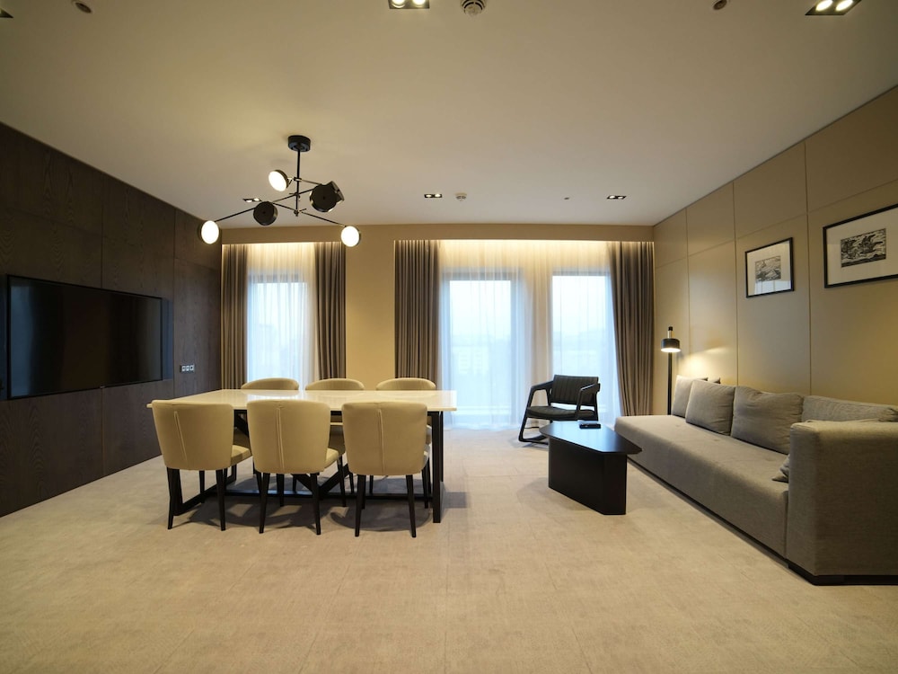 NOVOTEL Bishkek City Center 30/50