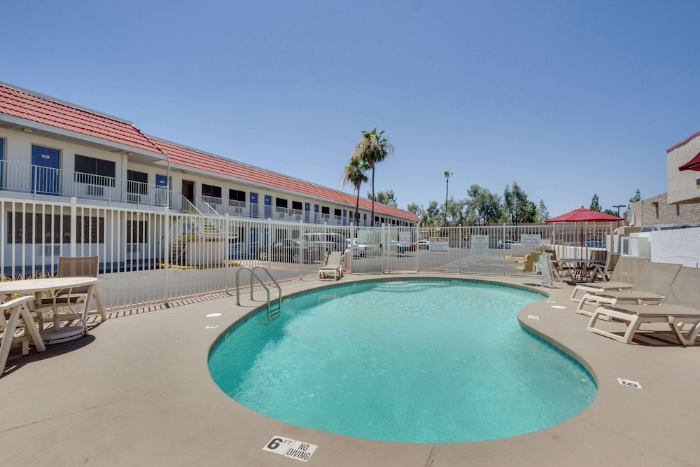 Motel6 Tempe, AZ - Broadway - ASU 50/63