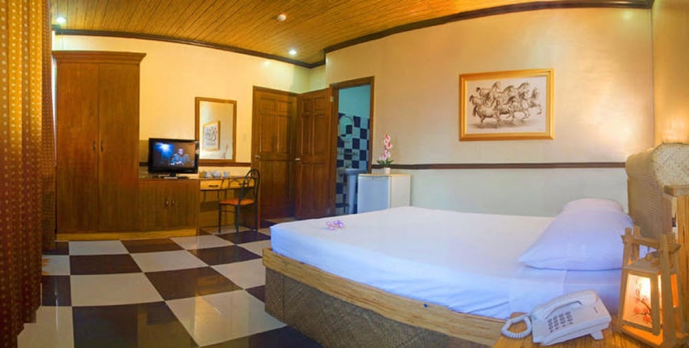 Casablanca Hotel Condominium 6/29